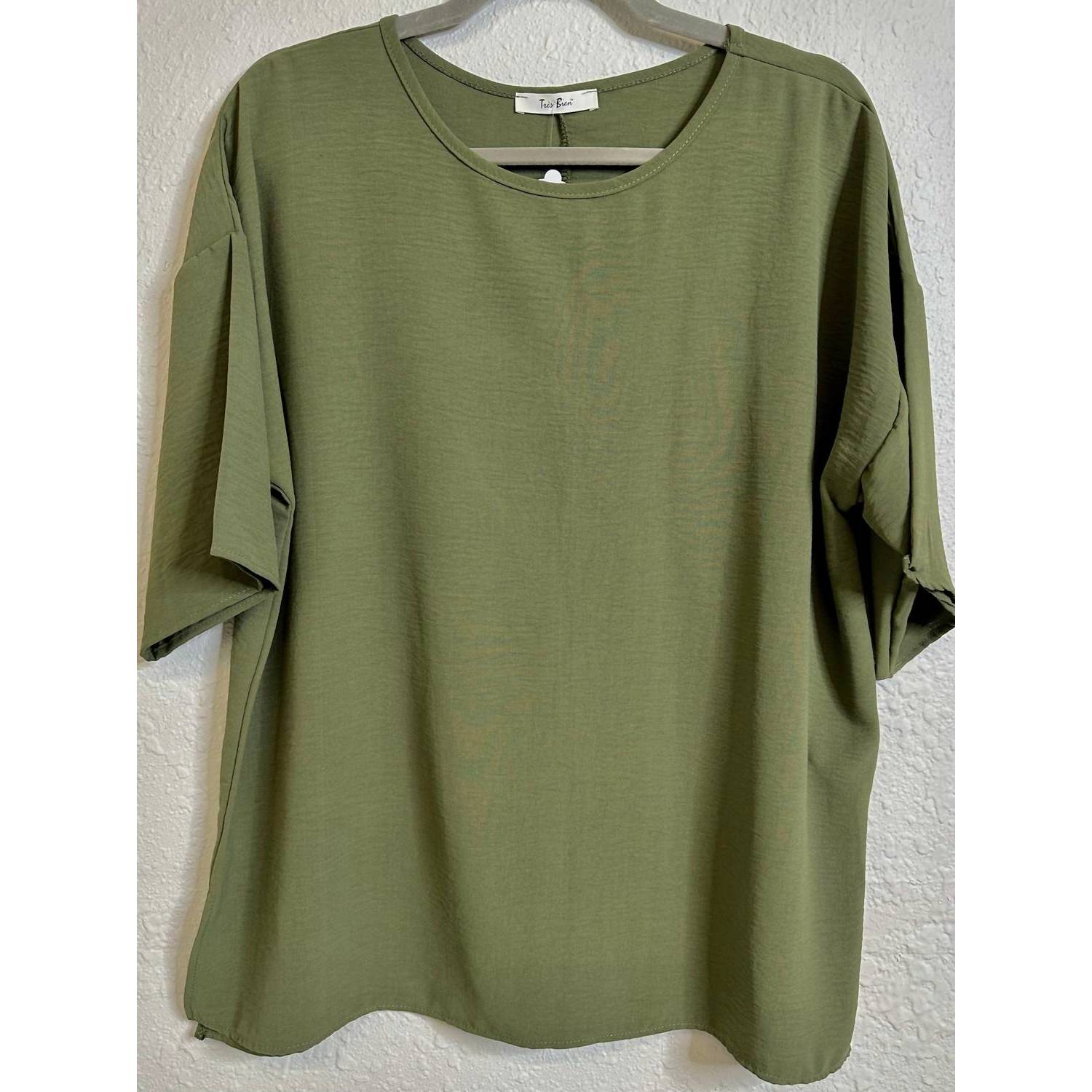 New Tres Bien Mimicita Top In Olive